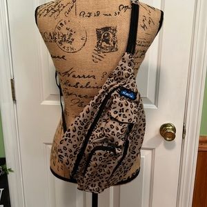NWOT Kavu Leopard Rope Crossbody
